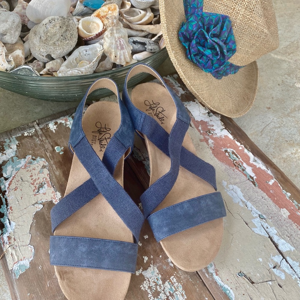 Life stride Navy blue wedge sandals soft system comfort Sz 9 elastic.